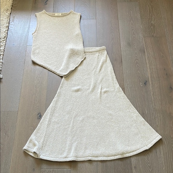 DISSH Cream Sleeveless Top and Skirt Set - Picture 2 of 7
